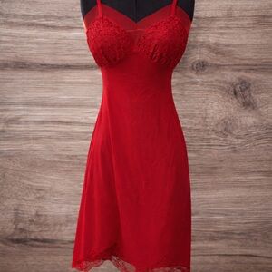 Vintage 1950s Van Raalte Frivolace Slip Size 34 Opaquelon Currant Red Pristine